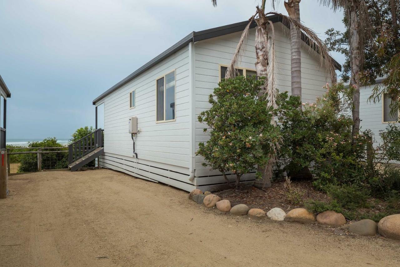 Tuross Beach Cabins & Campsites 图洛斯海德 外观 照片